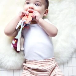 Lilliputiens Trousseau De Clès Sensoriel Ferme -Bébé Produits Boutique 5414834831948 5414834831948 5BaseMedia 550Wx550H