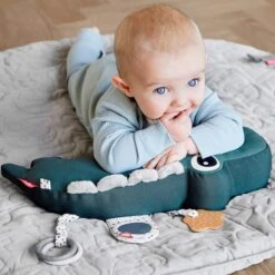 Done By Deer Coussin De Motricité Vibrant Croco -Bébé Produits Boutique 5712643017912 5712643017912 4BaseMedia 550Wx550H